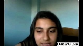 Indian teen slut masturbates on cam