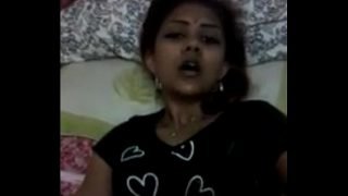 Kinky desi desi babe pleasuring herself – short short film