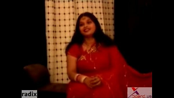 chubby fat indian aunty in red sari