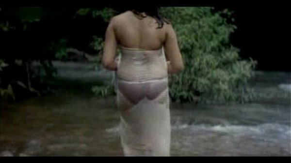 Mallu Aunty Hot River Bath wearing panty and nips visible